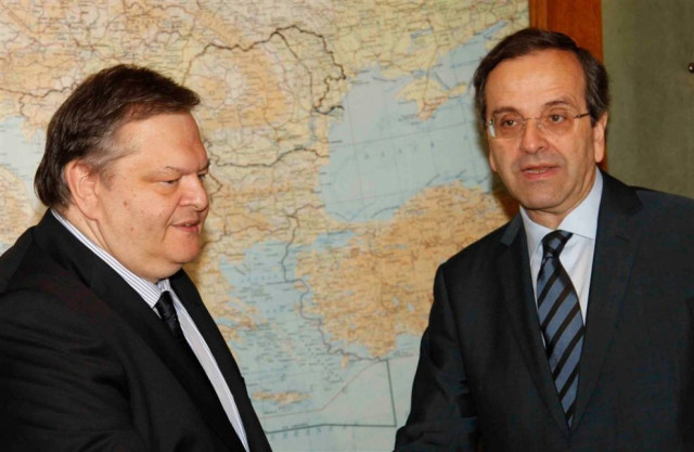 Σαμαράς - Βενιζέλος: Μακριά και …καθόλου αγαπημένοι