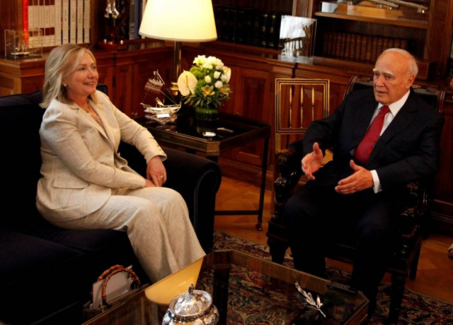 Εγκάρδια συνάντηση Κλίντον – Παπούλια