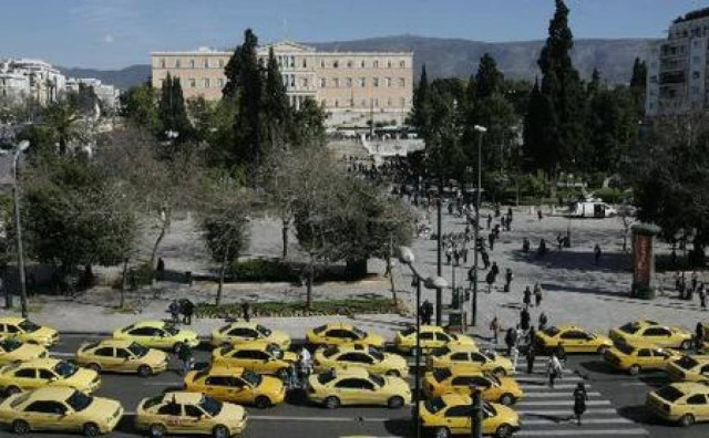 Οι ταξιτζήδες απέκλεισαν λιμάνια και αεροδρόμια!