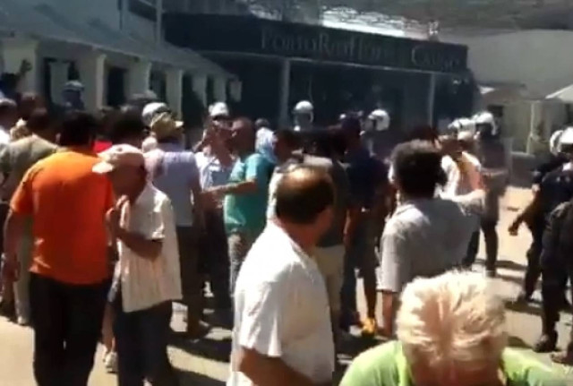 VIDEO: Τα ΜΑΤ δεν λυπήθηκαν ούτε τα μικρά παιδιά στην Πάτρα