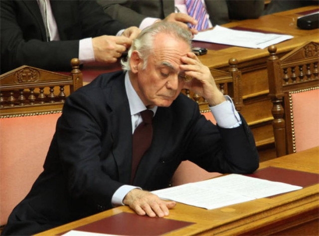 Άκης: Τα υποβρύχια, η ανυποταξία και η… απώλεια ιθαγένειας!