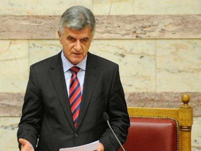 Αυστηρές συστάσεις Πετσάλνικου σε ταξιτζήδες