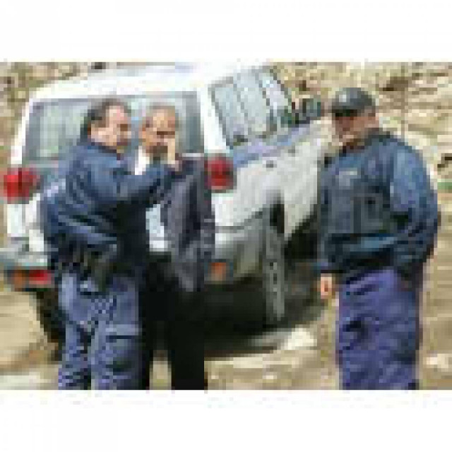 "Αγανακτισμένοι" κτηνοτρόφοι παίζουν ξύλο με αστυνομικούς στην Κρήτη!