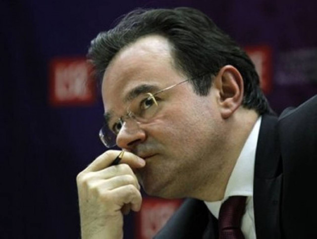 Ο Παπακωνσταντίνου έκανε έξωση στα ΟΥΚ