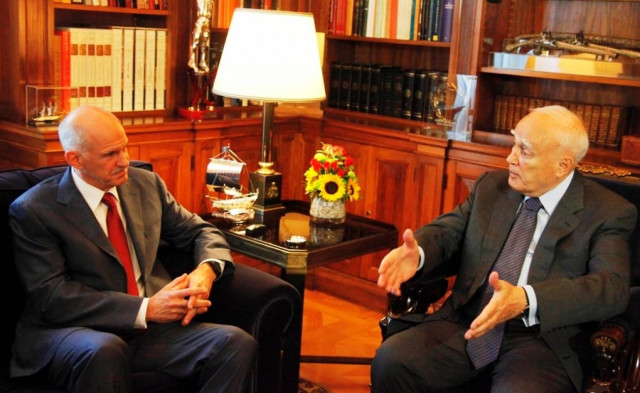 Παπούλιας: Να βάλουν όλοι πλάτη