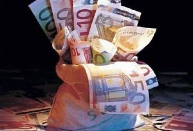 Για τα κόμματα λεφτά υπάρχουν