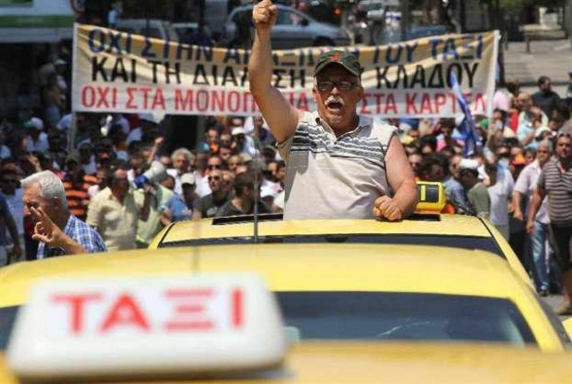 Στον εισαγγελέα 600 ιδιοκτήτες ταξί