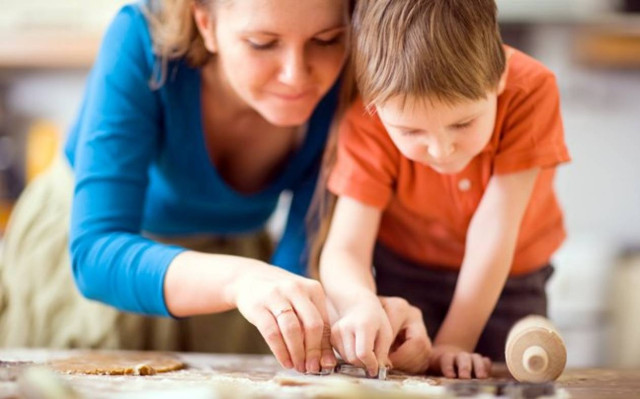 Πιο κοινωνικά και ισορροπημένα τα παιδιά των εργαζόμενων μητέρων