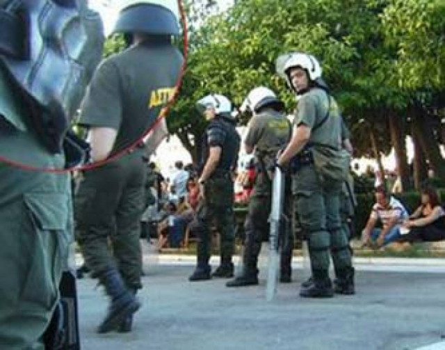 Λ. Οικονόμου: Ακροδεξιοί και αναρχικοί θέλουν νεκρό αστυνομικό