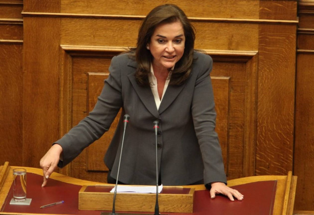 Ντόρα: Ή μπαίνω στη Βουλή ή εγκαταλείπω την πολιτική