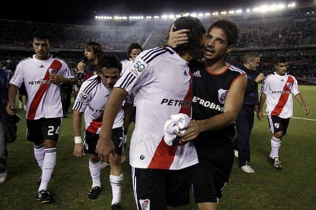 Σκάνδαλο με φόντο τη σωτηρία της Ρίβερ