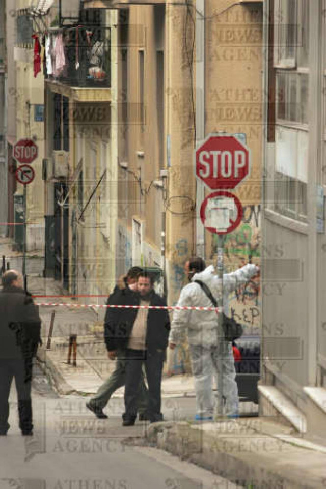 Κάθε ημέρα και μια... ληστεία με καλάσνικοφ!