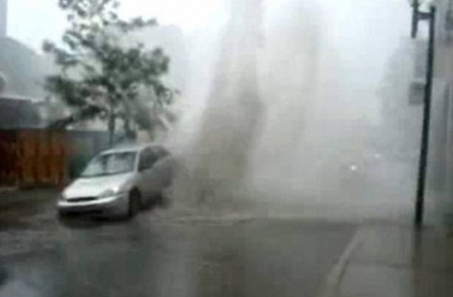 Μη παρκάρετε πάνω από …εξαγριωμένους υπονόμους!