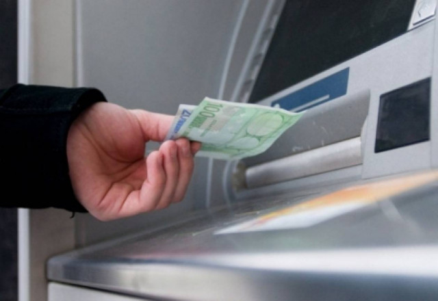 Οι καταθέσεις επιστρέφουν στις τράπεζες