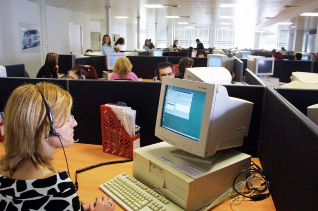 Προς την έξοδο 7.000 δημόσιοι υπάλληλοι – Επιταχύνονται οι συγχωνεύσεις