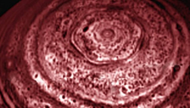 Το μυστηριώδες "εξάγωνο" του πλανήτη Κρόνου