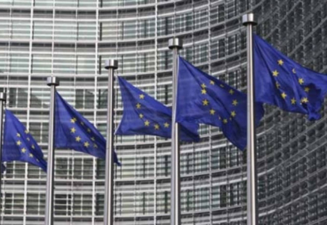 Der Spiegel: «Το χρονοδιάγραμμα κλυδωνίζεται»