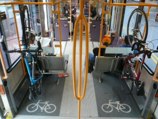 Ορθοπεταλιές στα μέσα μαζικής μεταφοράς