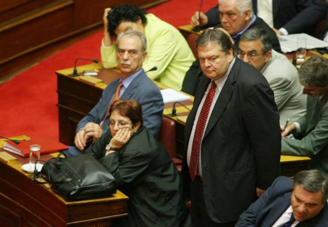 Η οικονομία στο επίκεντρο της συνάντησης Βενιζέλου - Παπαρήγα