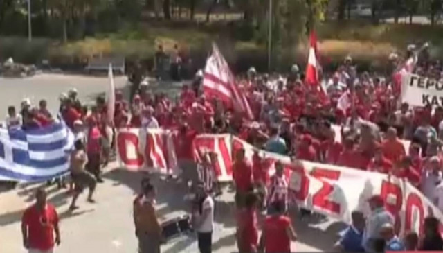 500 οπαδοί του Βόλου έξω απο την ΕΠΟ