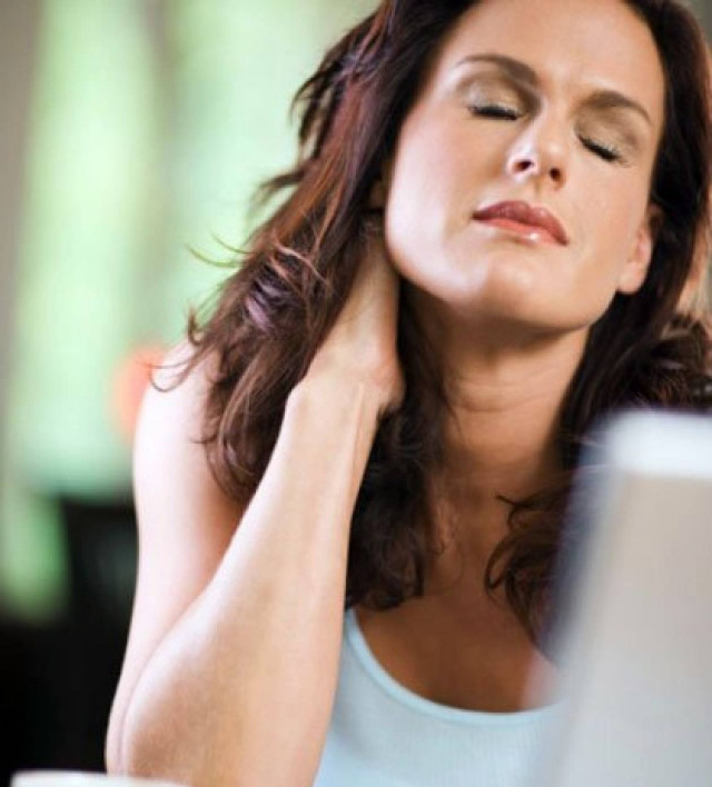 Πως να απαλλαχθείτε από τους πόνους στον αυχένα