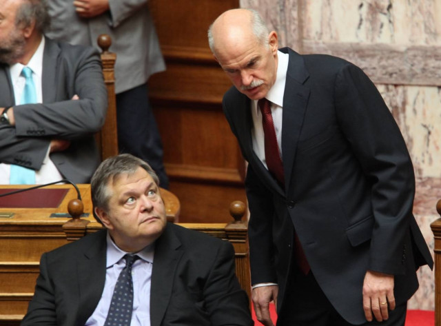 Σε πανικό η κυβέρνηση απ’ την κατάρρευση των αγορών