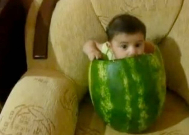 Μωρό vs Καρπούζι!