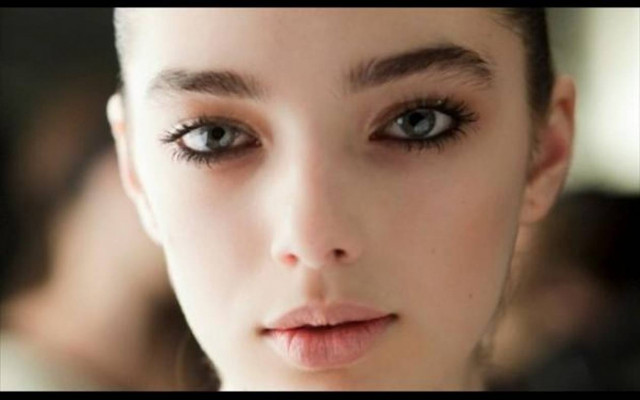 Έντονο βλέμμα