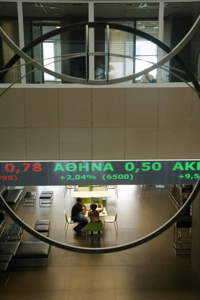 Με ήπιες πτωτικές τάσεις άνοιξε το Χ.Α