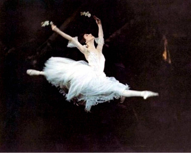 H Giselle χορεύει στο Μέγαρο