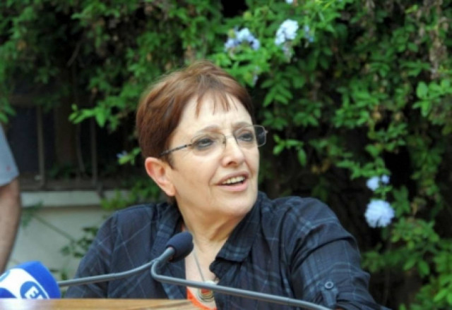 Αλ. Παπαρήγα: Επιλογές ΠΑΣΟΚ-ΝΔ, οι απολύσεις στο δημόσιο