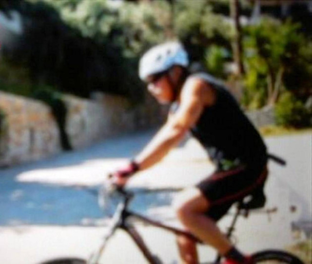 Άφησε το κανό κι έπιασε το ποδήλατο ο πρωθυπουργός