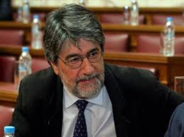 Ζητά στοιχεία για αποχωρήσεις-προσλήψεις