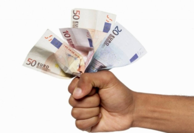 Στο ενεχυροδανειστήριο για μερικές χιλιάδες ευρώ!