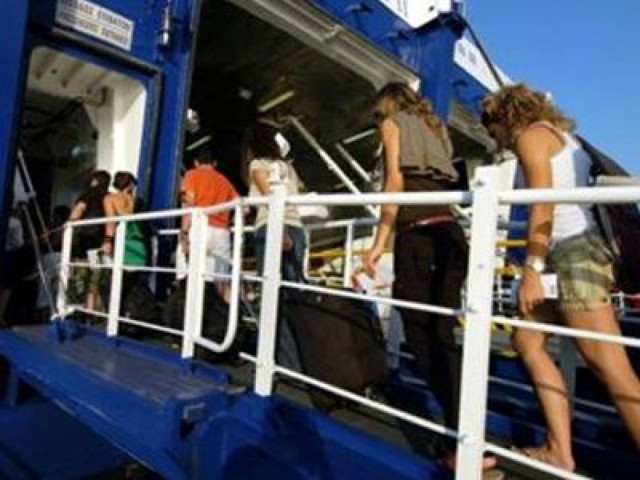 Αντί να μειωθούν, αυξήθηκαν οι τιμές των ακτοπλοϊκών