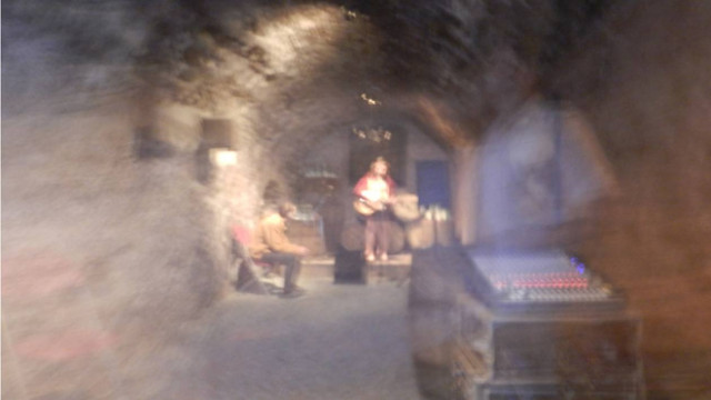 Φάντασμα σε γαμήλιο γλέντι;