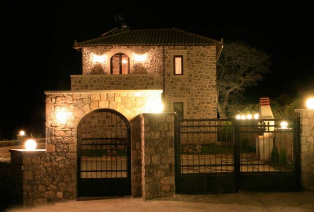 Οι διακοπές του Υπουργού Εξωτερικών…