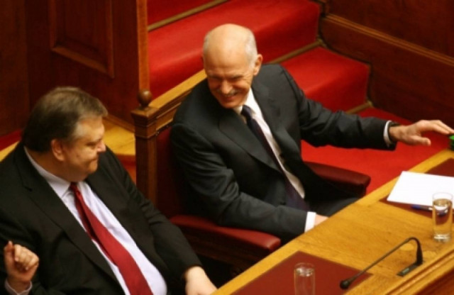 Συνάντηση κορυφής με το «βλέμμα» στην τρόικα