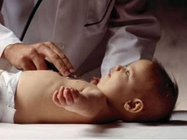 Επέστρεψε στο ΙΚΑ η παιδίατρος με το φακελάκι