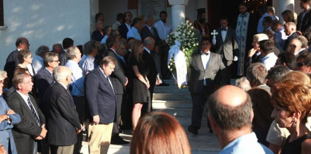 Το τελευταίο αντίο στον Νίκο Θέμελη