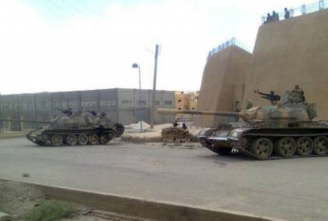 Ένας νεκρός, δεκάδες συλλήψεις σε περιοχές στην μεθόριο με το Ιράκ