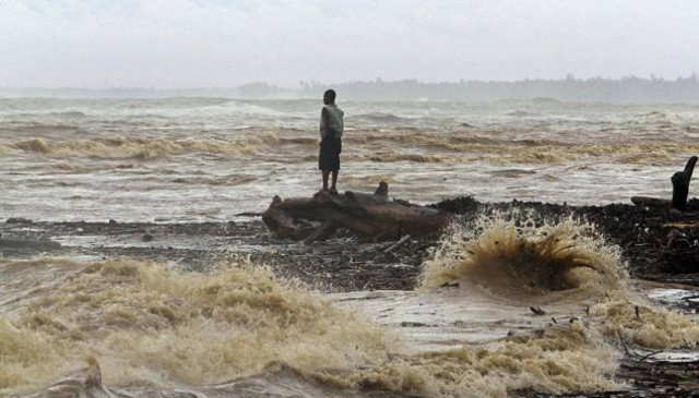 Αναβαθμίστηκε ο τυφώνας Αϊρίν