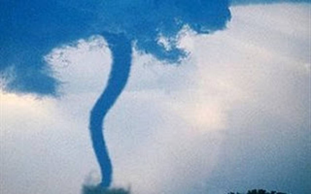 «Μεγάλη απειλή» για τη Νέα Αγγλία ο τυφώνας Αϊρίν