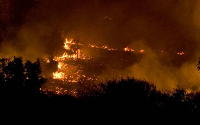 Σε εξέλιξη φωτιά στους Νεγράδες Ιωαννίνων