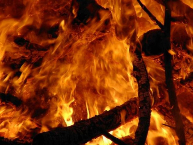 Περίεργος εμπρησμός σε ψιλικατζίδικο στην Θεσσαλονίκη
