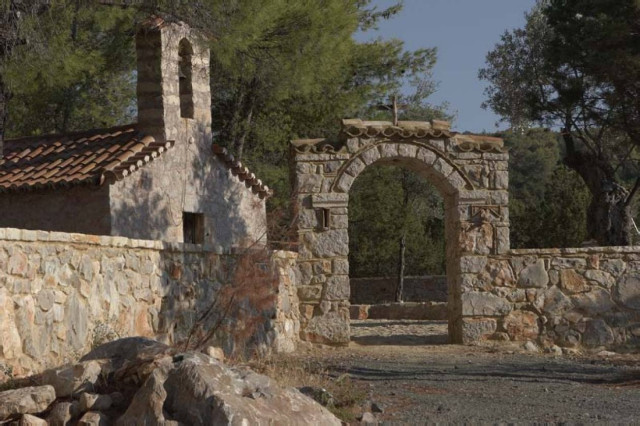 Βεβήλωσαν μοναστήρι στην Κόρινθο