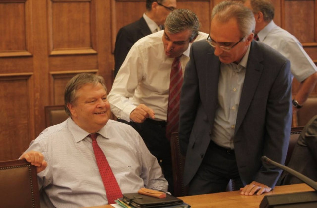 Ευφορία και προβληματισμός στο ΠΑΣΟΚ