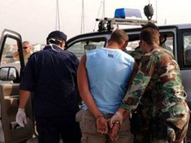 Ήθελαν να φύγουν από τη χώρα με πλαστά έγγραφα