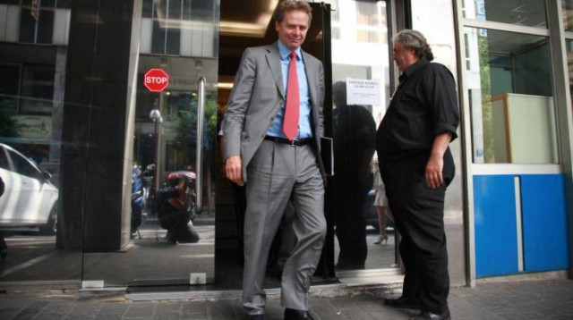 Αναβάλλεται η συνάντηση Βενιζέλου-Τρόικα