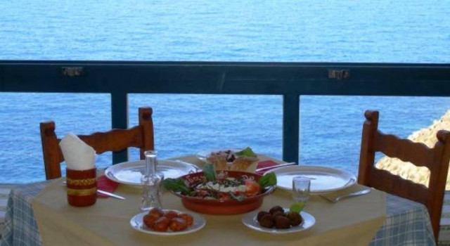 Στάση πληρωμών προς το Δημόσιο αποφάσισαν οι εστιάτορες